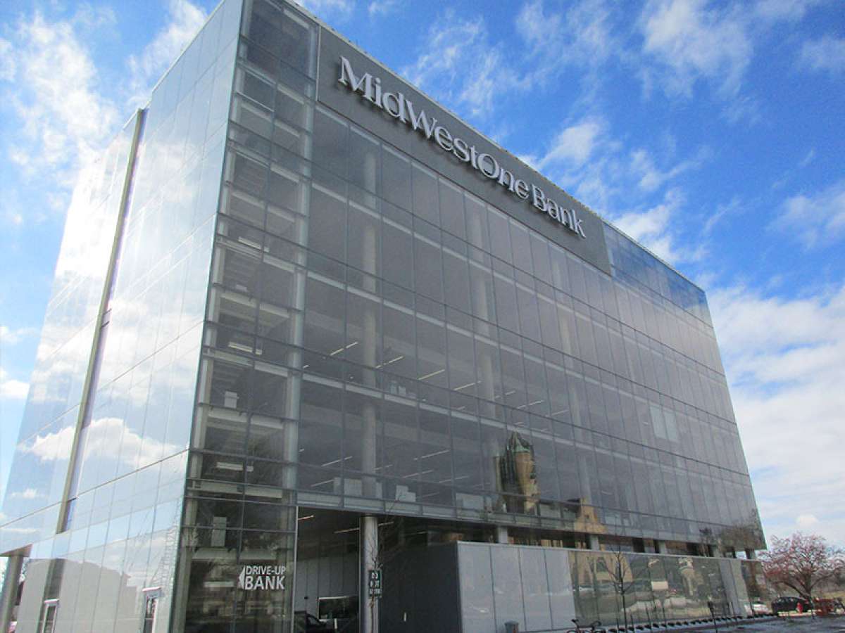 MidWestOne Bank, Iowa City, IA